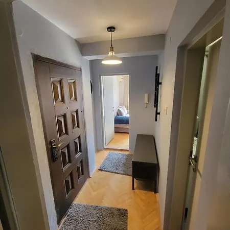 Lägenhet Sunny Apt.